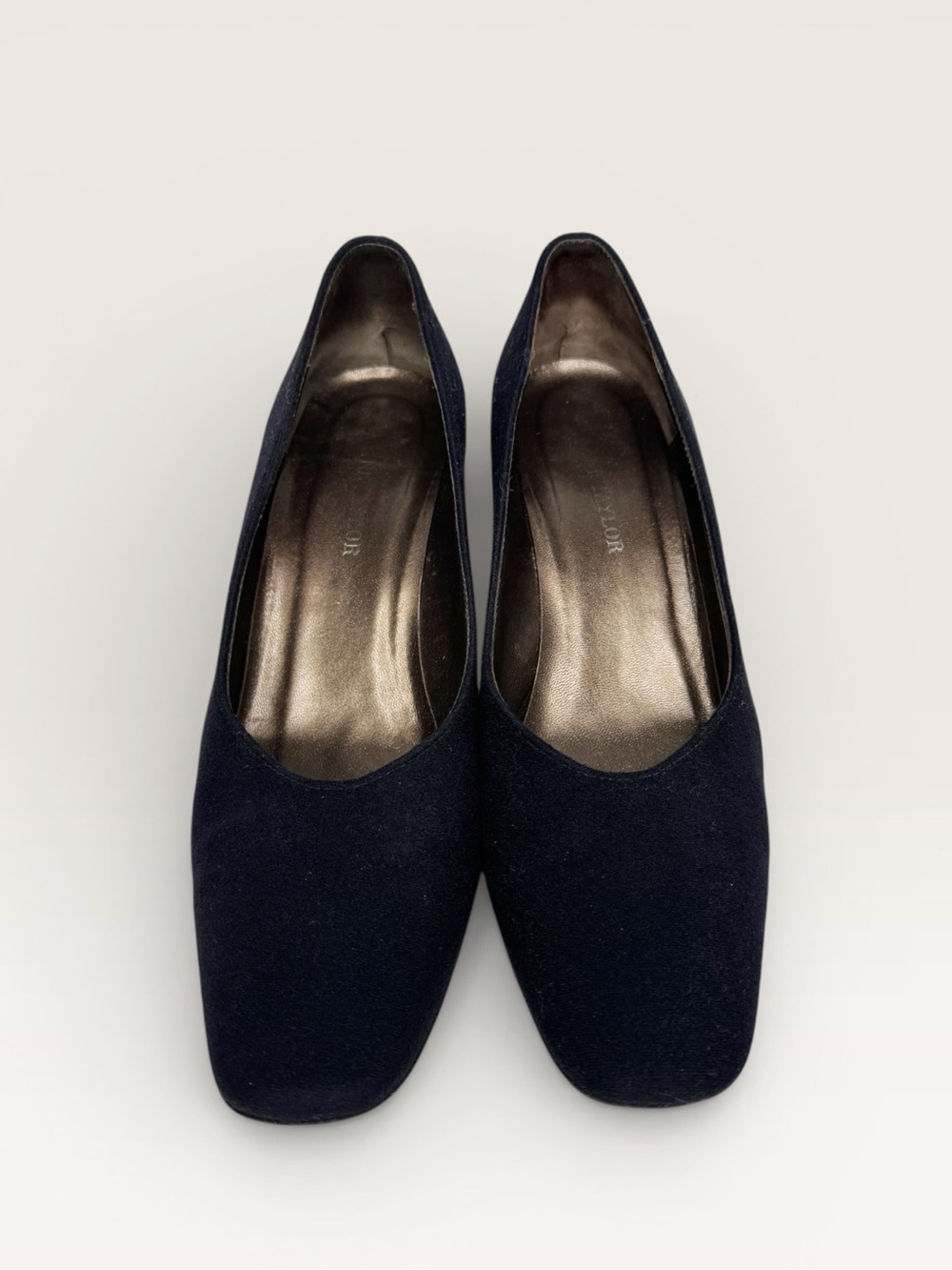 Ann Taylor 2010’s Round Toe Fabric Leather Kitten Heel Black Pumps Sz 9